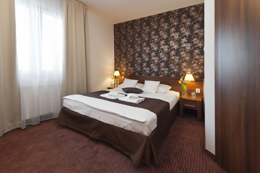 Hotel Esperanto Swidnica  Room photo